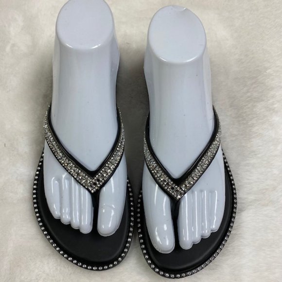 Gold Toe | Black Rhinestone Flip-Flop's Sandals, size 7/8 - Picture 1 of 9
